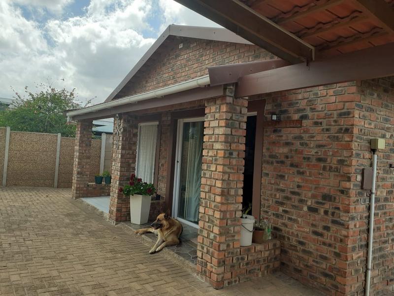 2 Bedroom Property for Sale in Albertinia Western Cape